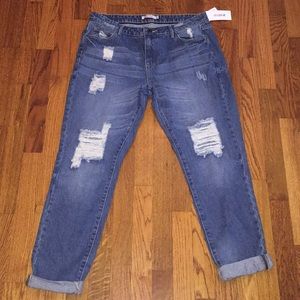 NWT Women’s ‘relaxed boyfriend’ capris - Size 30